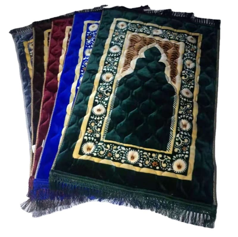 سجّادة صلاة مخمليّة